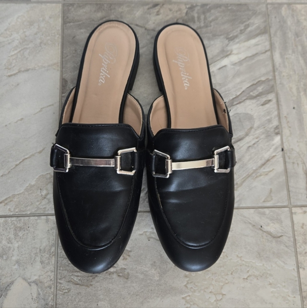 Paprika slide shoes size 5